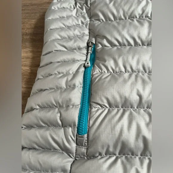 PATAGONIA Hyvent Women Down Sweater Vest Size Small Grey/Turquoise style 84628 - Picture 4 of 11